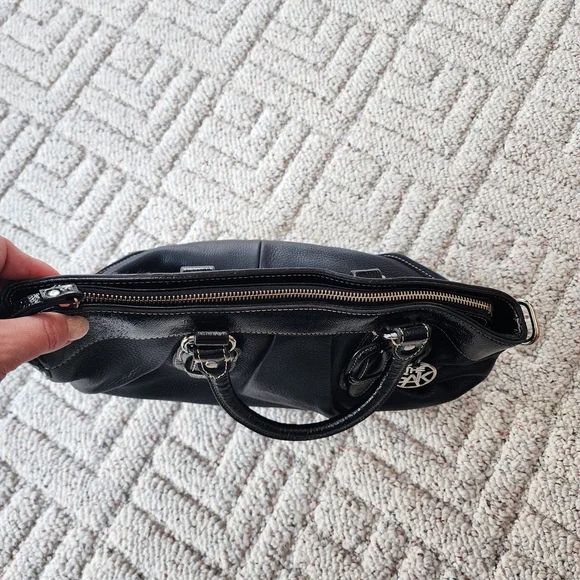 Saxx Deep Black Leather Tote Bag - Picture 13 of 16